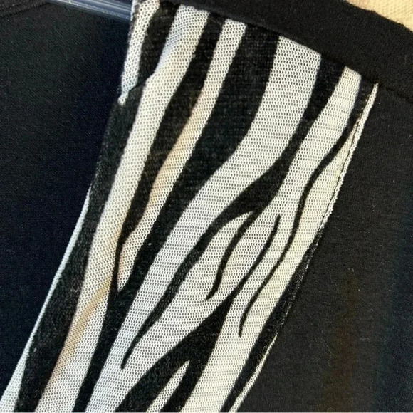 Gardy Womens Size XXL Tunic Top Shark-bite Hem Zebra Print Trim Lagenlook Pocket - Picture 5 of 8